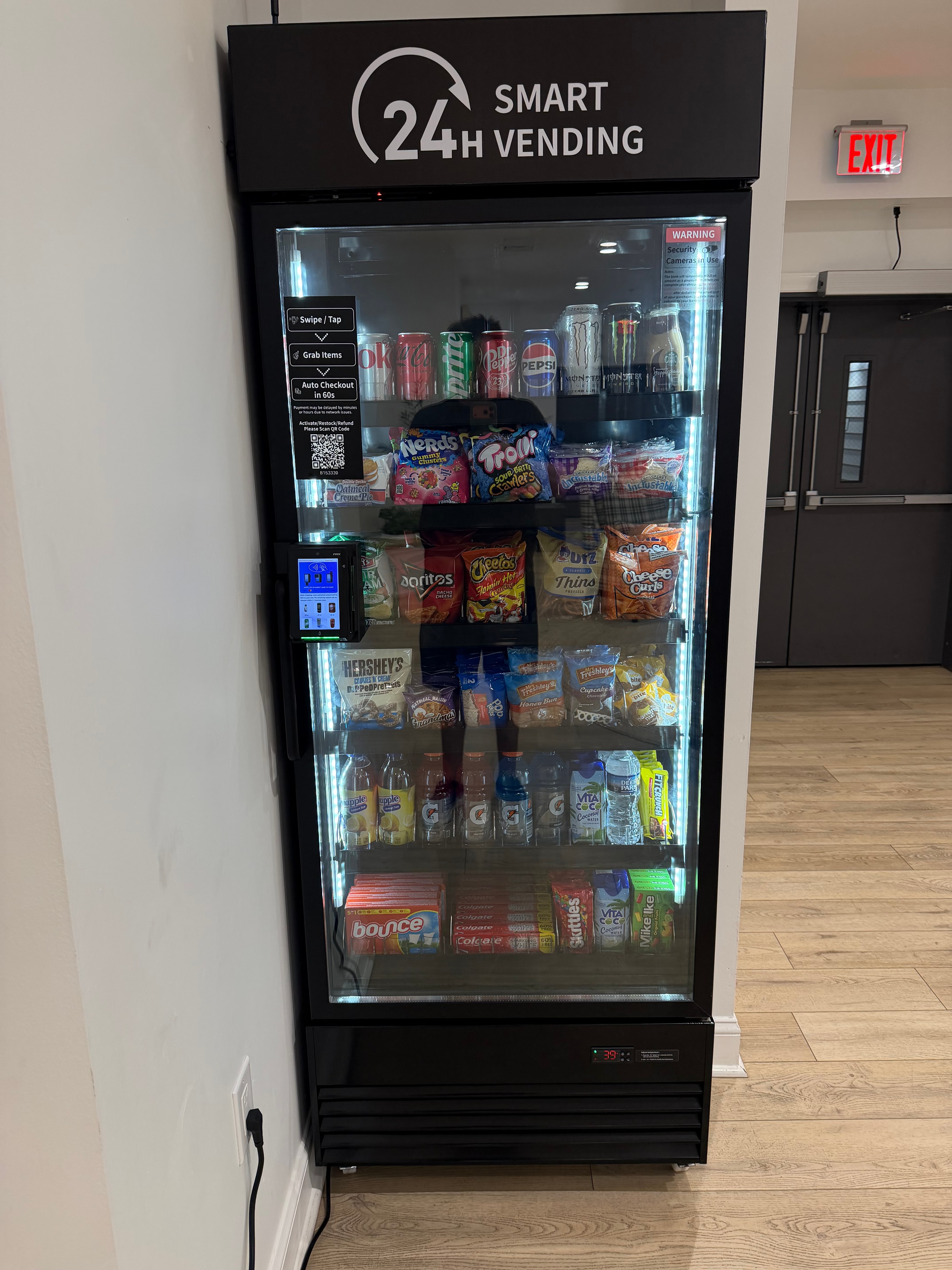 K2 24-hour smart vending market stocked with snacks and drinks